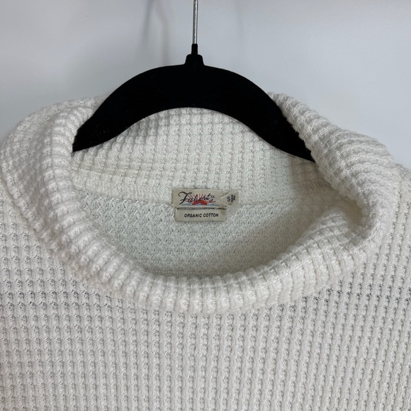 Faherty Long Sleeve Turtle Neck Front Pocket Cable Drawstring Sweater - Picture 3 of 3
